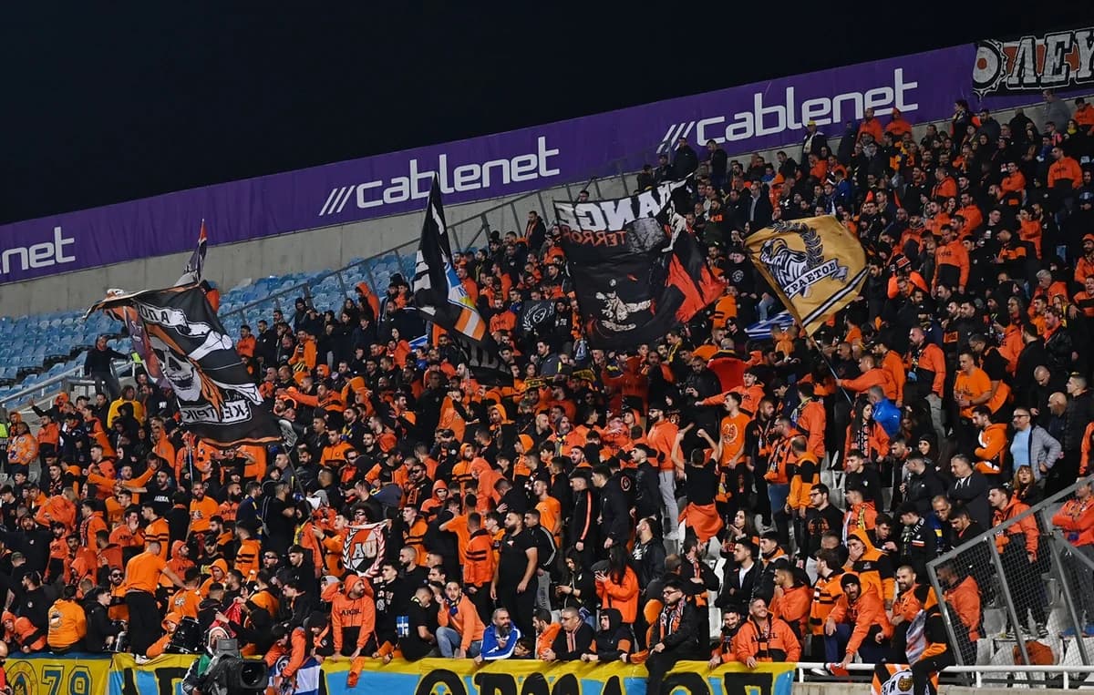 APOEL Achieves Goal of 5000 Season Tickets