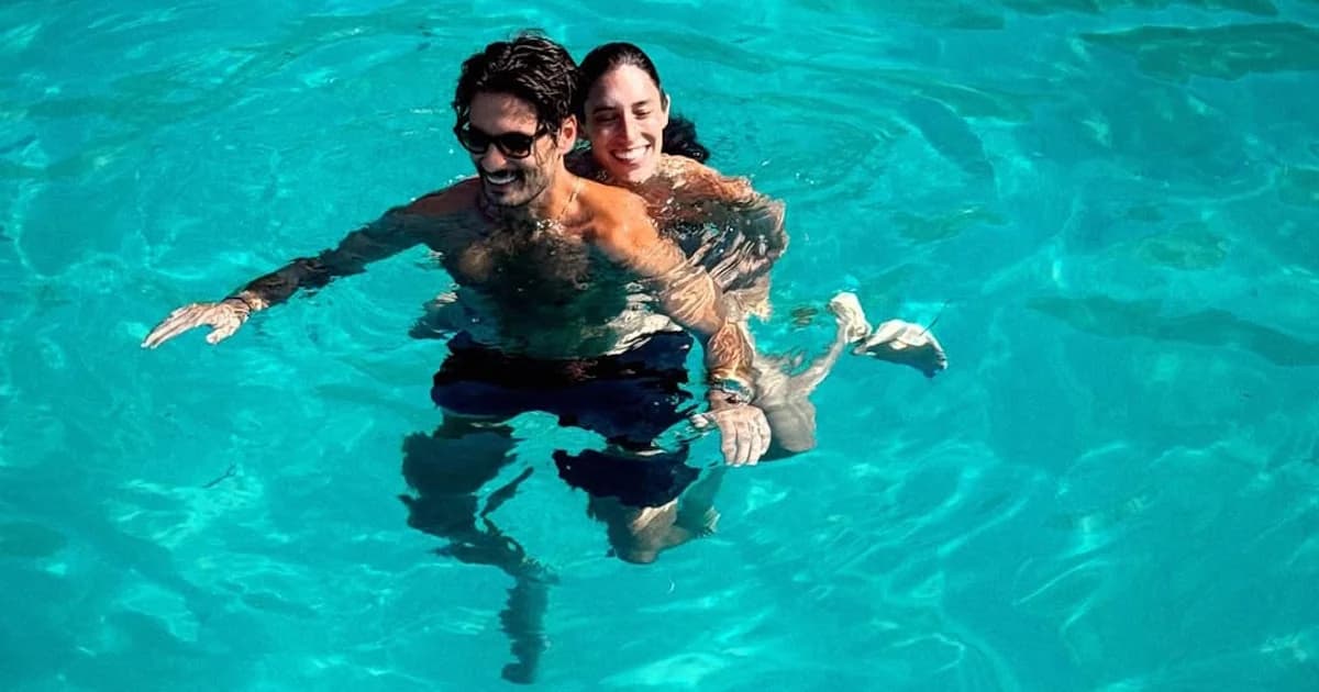 Giorgos Karavas and Rafaela Psarrou: In Love on Vacation in Syvota