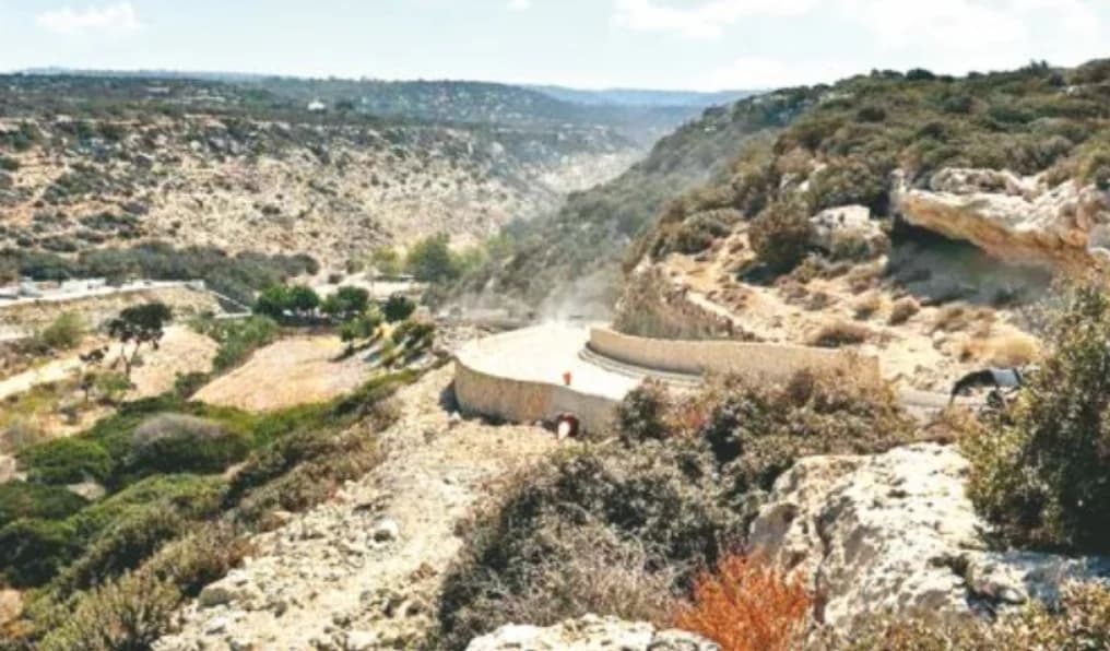 Ακάμας: Νέα έκθεση με 19 όρους για τα έργα στο οδικό δίκτυο