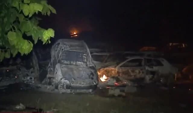 שריפה באחאיה: מאות מכוניות שהוחרמו הפכו לאפר