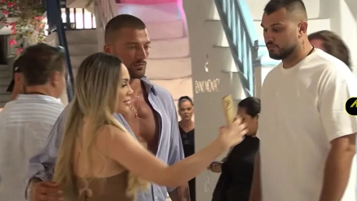 Simone Susinna: Frenesí por una selfie con el actor en Mykonos