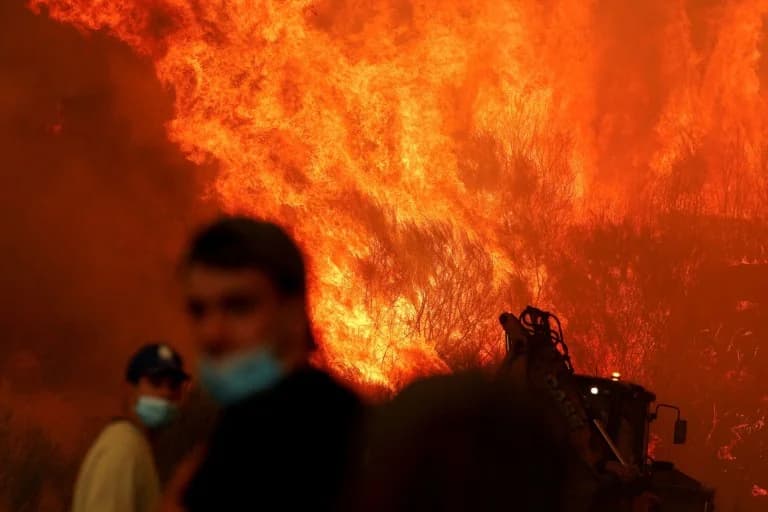 הים התיכון בלהבות: מאבק בשריפות ברחבי דרום אירופה