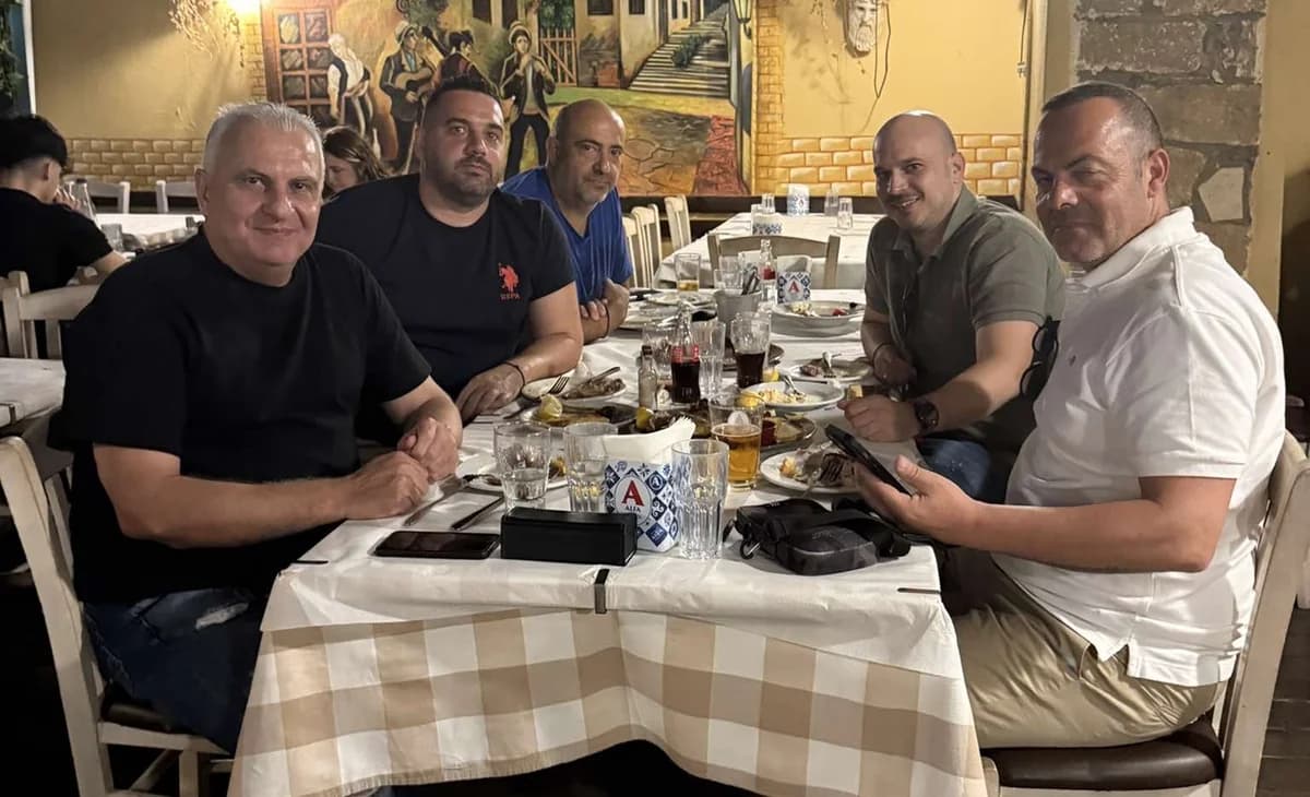 אריס FC מארחת ארוחת ערב לתקשורת ב-«Cave of Acropolis»