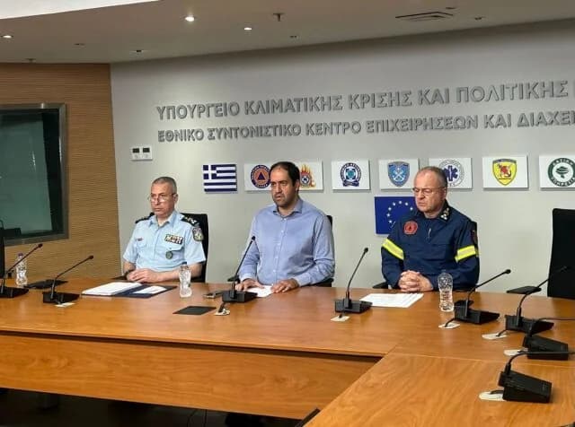 Kefalogiannis: No hay muertos en Acaya, el fuego no entró en Patras