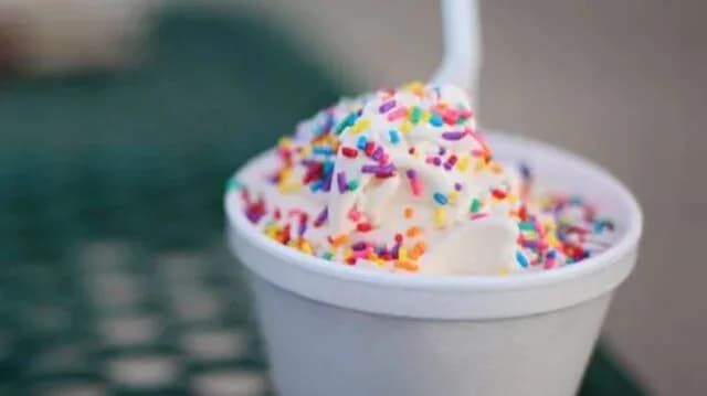 Eis mit Muttermilchgeschmack in New York