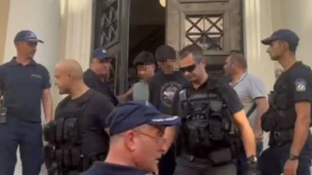 Patras: Tensions Outside Court Over Arson Suspects
