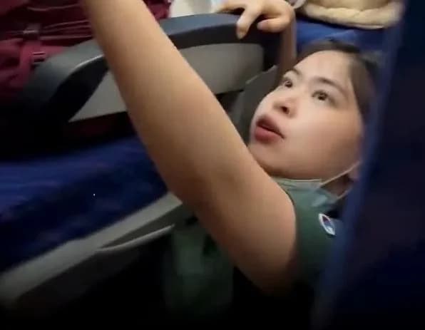 Passenger Assaulted on Flight After Complaining About Child Kicking Seat