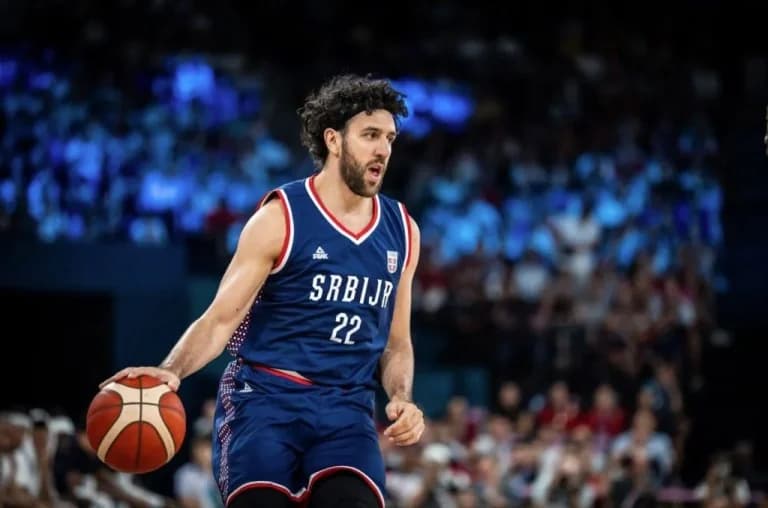 Vasilije Micics Teilnahme an der Eurobasket in Frage