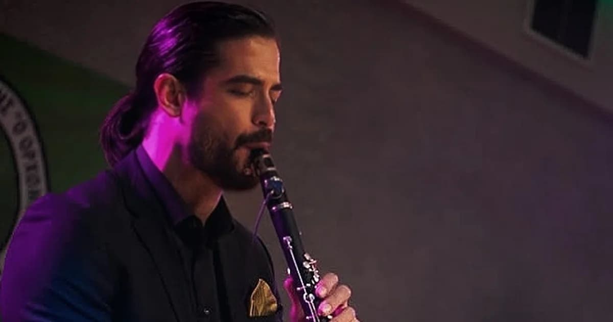 Aris Mougkopetros: Regresa al clarinete en el Día de la Virgen María