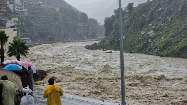 Monzones Mortales en Pakistán: 200 Muertos en 24 Horas
