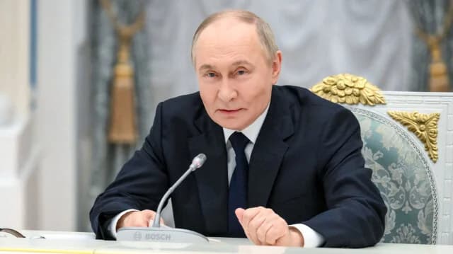 CNN: Will Putin Delay Trump? – The Merkel Incident