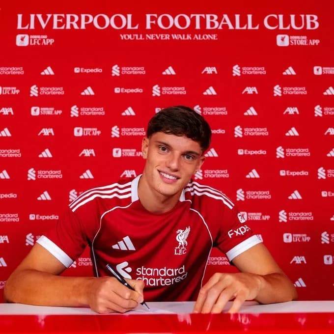 Liverpool Anuncia el Fichaje de Giovanni Leoni y Otros Movimientos