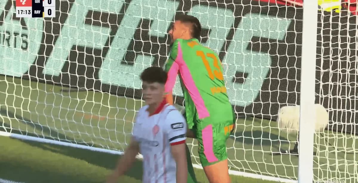 Actuación catastrófica de Gazzaniga: Dos goles, penalti y expulsión en 30 minutos