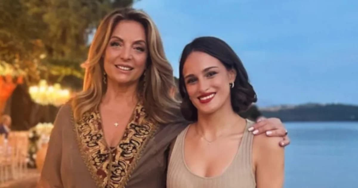 Angela Gerekou: Deseos a su hija Maria Voskopoulou por su cumpleaños y día del santo