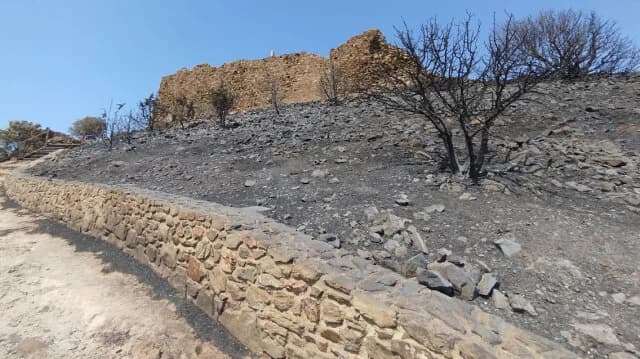 שריפה פוגעת בכנסייה ובמבצר ביוס