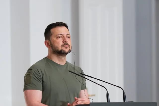 Zelenski: Rusia podría intensificar los ataques en el frente