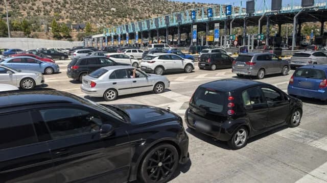 Αυξημένη κίνηση στην Αθήνα λόγω επιστροφής αδειούχων Αυγούστου