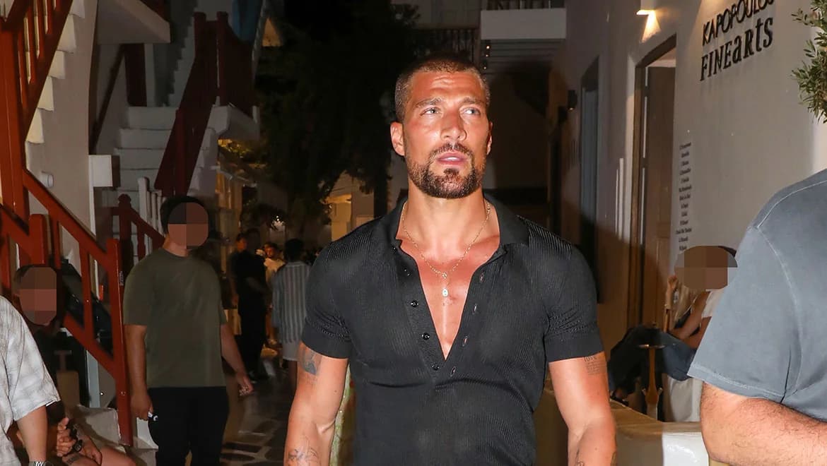 Simone Susinna: El protagonista de '365 Días' de vacaciones en Mykonos