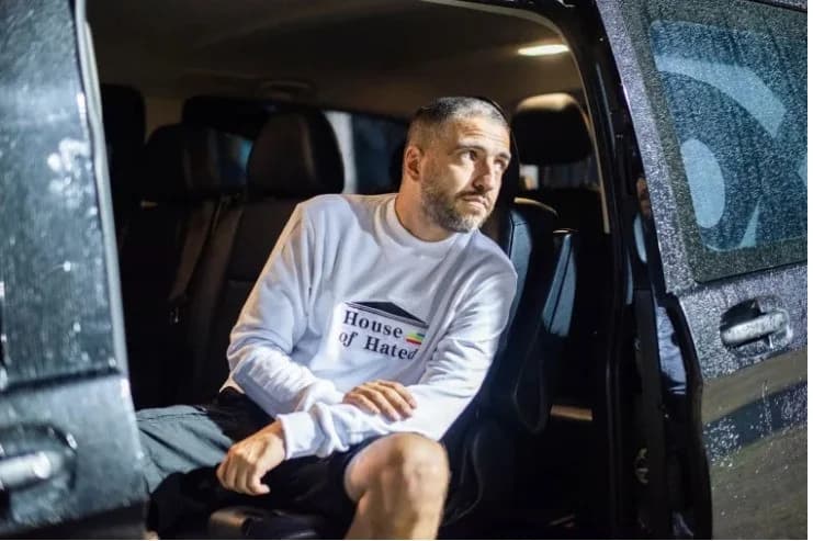 LEX: הודעה מהחופשה והופעה אפשרית בסלוניקי
