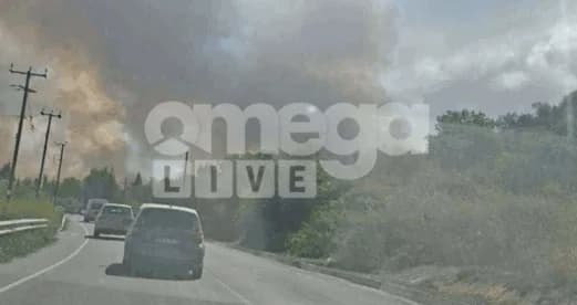 Verkehrswarnung: Zwei Straßen wegen Brandes gesperrt