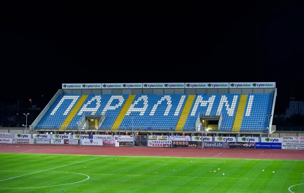 Enosi 和 APOEL 友谊赛的首发阵容