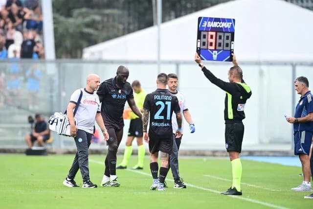 Nápoles: Grave lesión de Lukaku, fuera de juego por meses