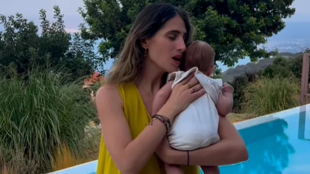 Pavlina Voulgaraki Sings Lullaby to Her Daughter in Video