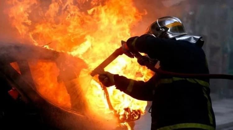 Motocicleta envuelta en llamas en Nicosia – Se sospecha de incendio provocado