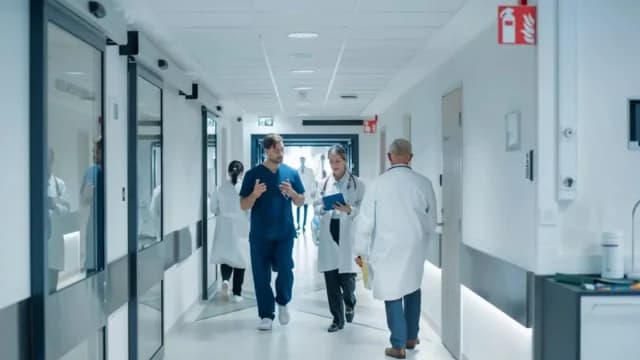 Врачи требуют повышения заработной платы в Греческой национальной системе здравоохранения