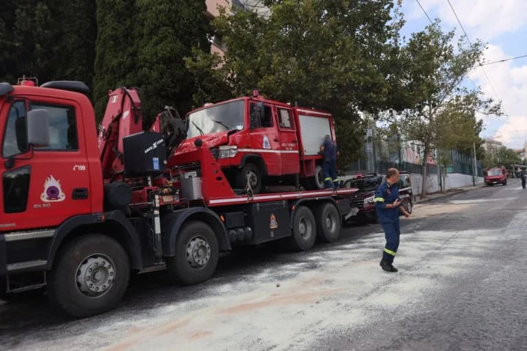 Nea Chalkidona: Unfall mit Feuerwehrwagen, Feuerwehrmann verletzt