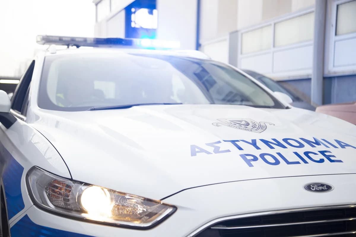Detenido conductor de 19 años por atropellar a un joven en Lárnaca