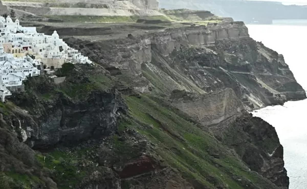 Deslizamiento de tierra en Imerovigli, Santorini: Preocupación por la actividad de construcción