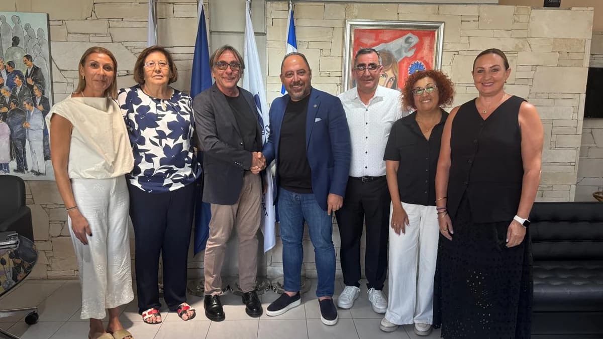 El municipio de Paralimni-Deryneia desarrollará su identidad de marca con Peter Economides