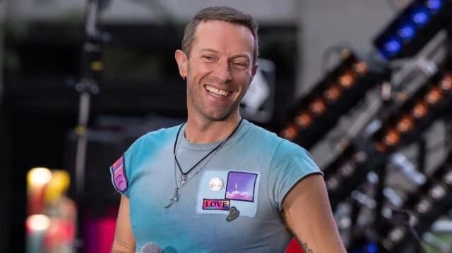 Κρις Μάρτιν: Δεν θα καταργηθεί η «kiss cam» μετά το viral βίντεο