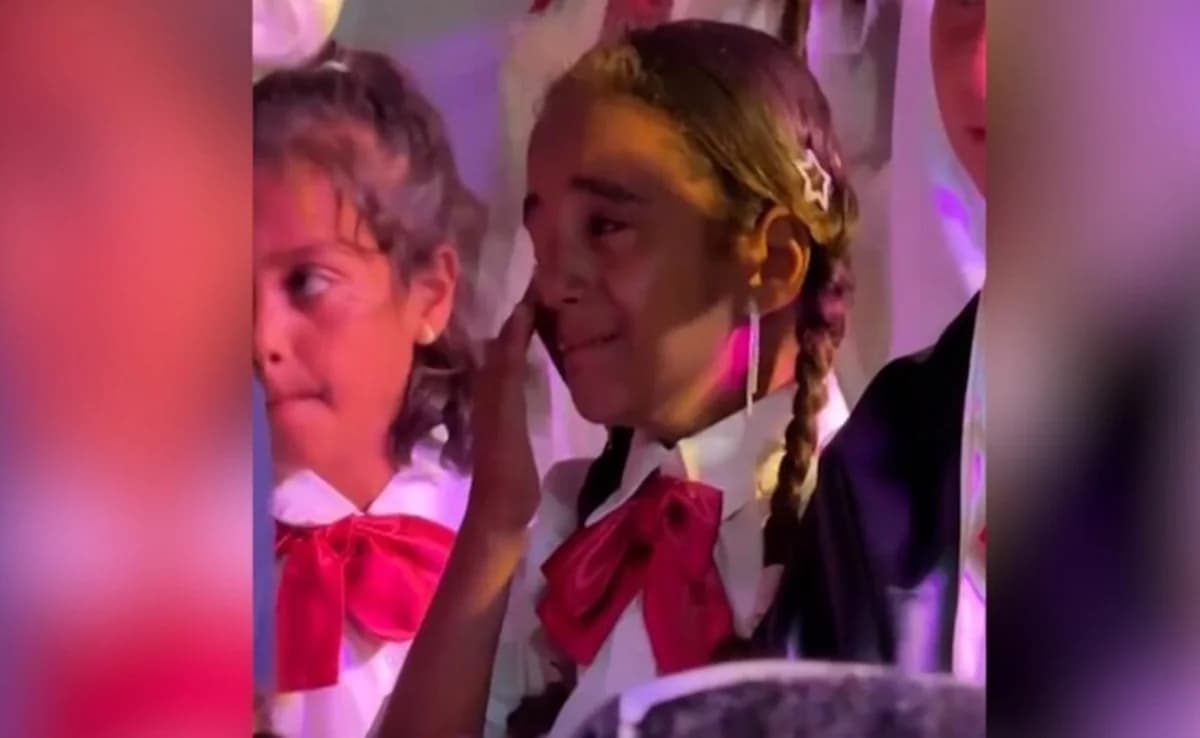 Σπαρακτική αποφοίτηση παιδιών που έχασαν τους γονείς τους στη Γάζα