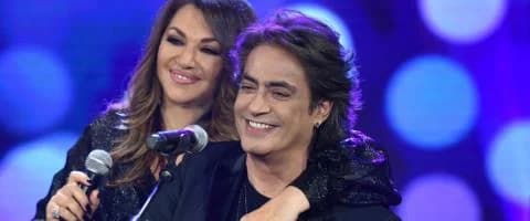 VIDEO: Dedicatoria de Dionysis Schinas a Katy Garbi y beso en el escenario