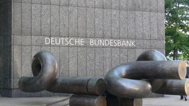 Bundesbank: Αύξηση μισθών στη Γερμανία, αλλά με αβεβαιότητα