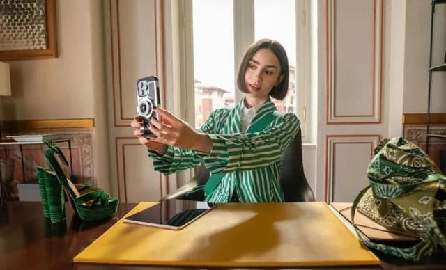 «Emily in Paris»: Πρεμιέρα της πέμπτης σεζόν και πρώτες φωτογραφίες