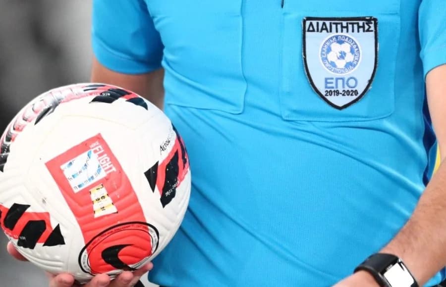 Se contratará un psicólogo para los árbitros en Grecia