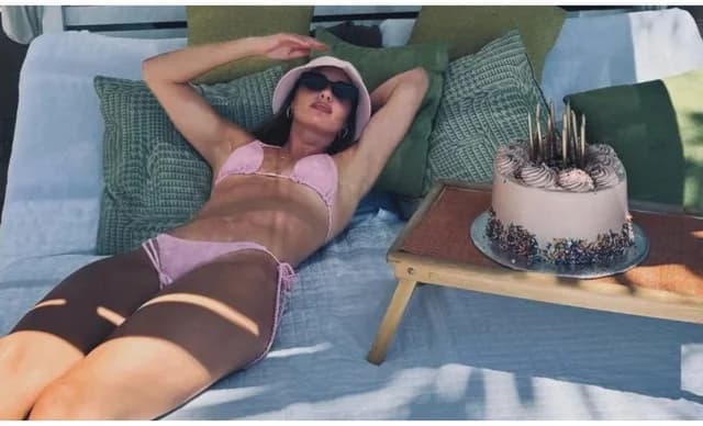 卡特琳娜·达拉卡：美国生日蛋糕意外