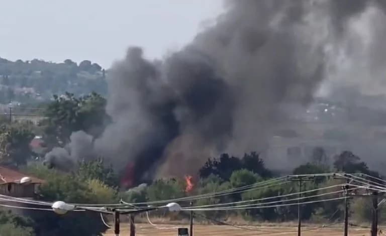 Salónica: Incendio en un taller de reparación de automóviles en Lagyna
