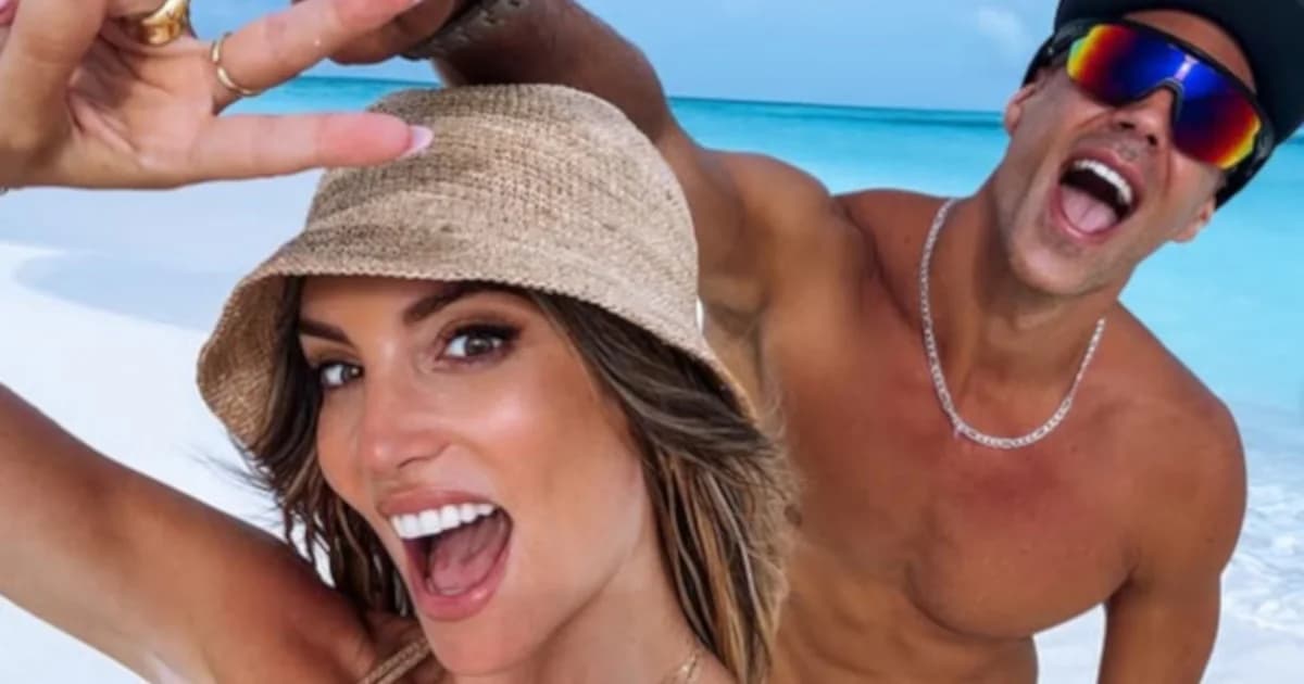 Athina Oikonomakou y Bruno Cerella: Excursión familiar a Elafonisos