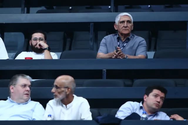 Giannakis: "We have the best player on the planet, we must support the team"