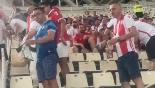 Θαύμα πολιτισμού από οπαδούς της Σαμσουνσπόρ στο ΟΑΚΑ: Καθάρισαν την εξέδρα