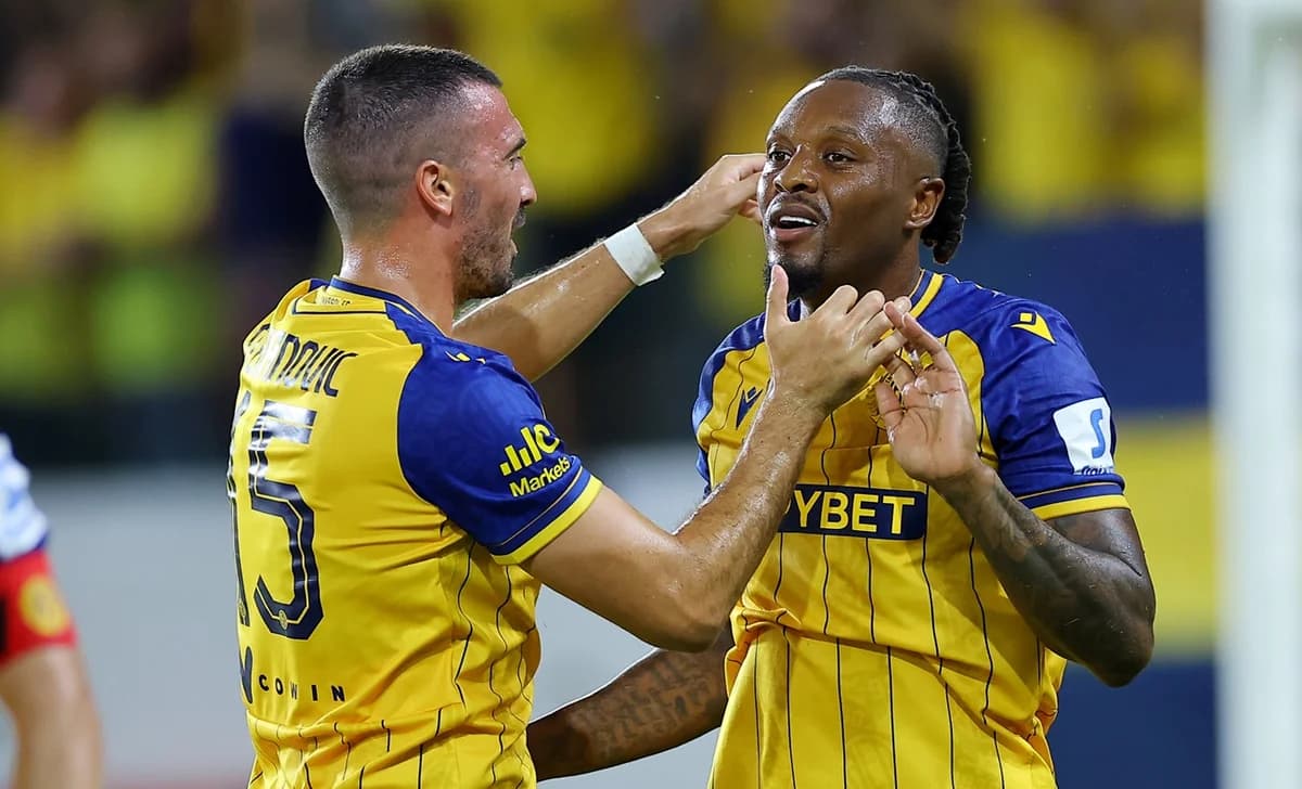 AEL מרשימה עם ניצחון 2-0 על אולימפיאקוס בבכורה