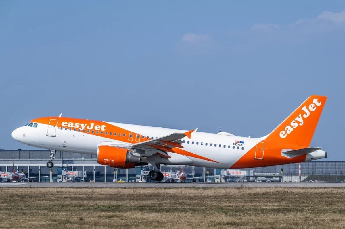 Easyjet-Flug: Passagier mit Delirium versuchte, ins Cockpit einzudringen
