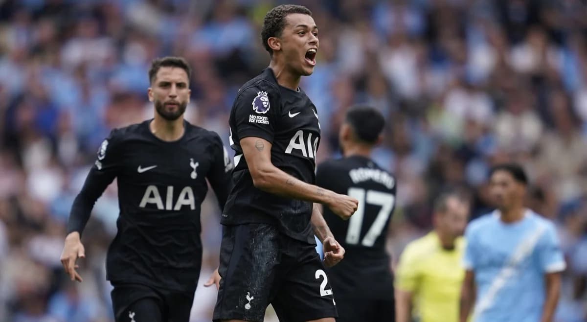 Tottenham pasa como un rayo por el «Etihad»