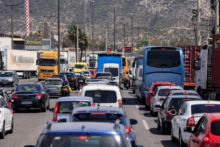 Επιστροφή εκδρομέων Αυγούστου: Κίνηση στην Ολυμπία Οδό