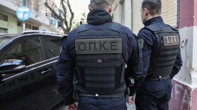Violent Robbery in Zefyri: Attack and Car Arson