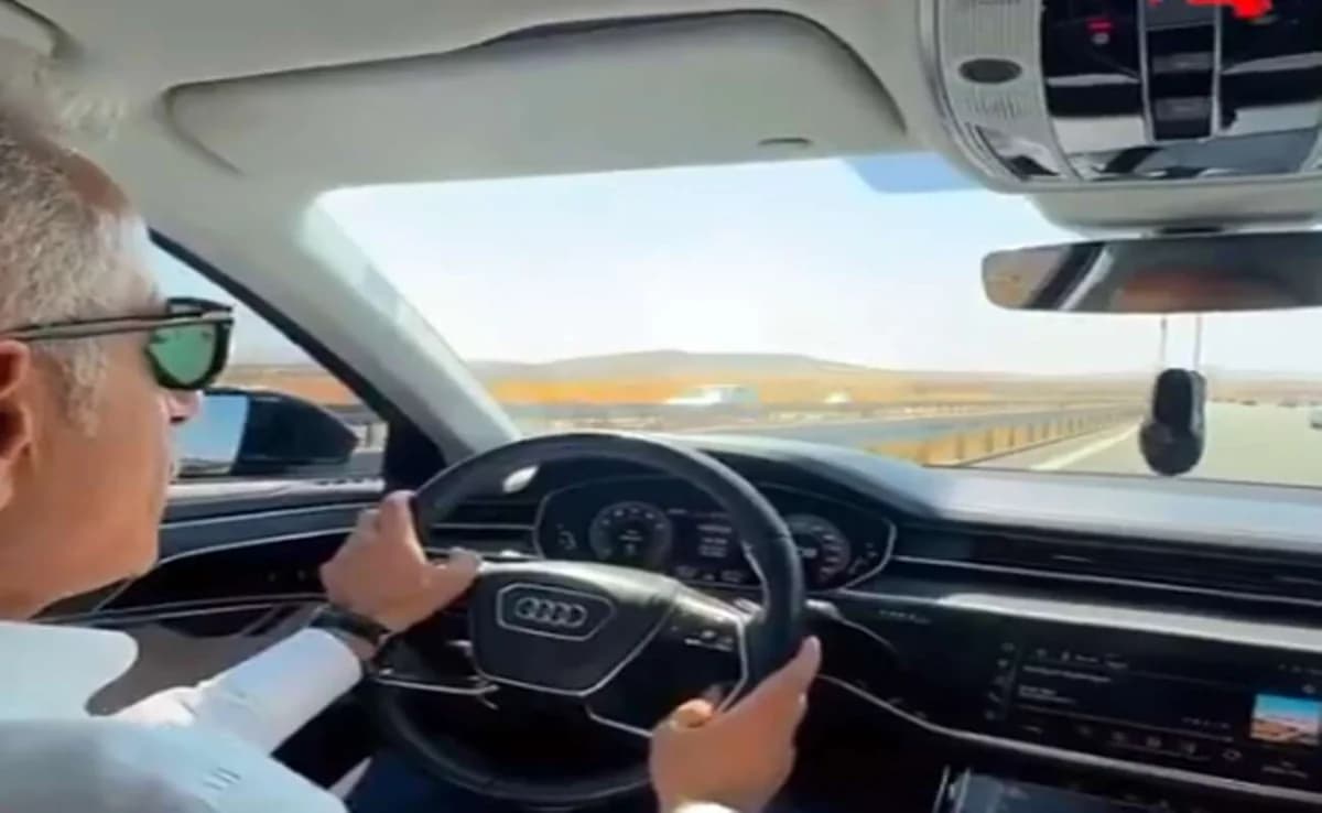 Türkischer Minister filmt sich mit 225 km/h